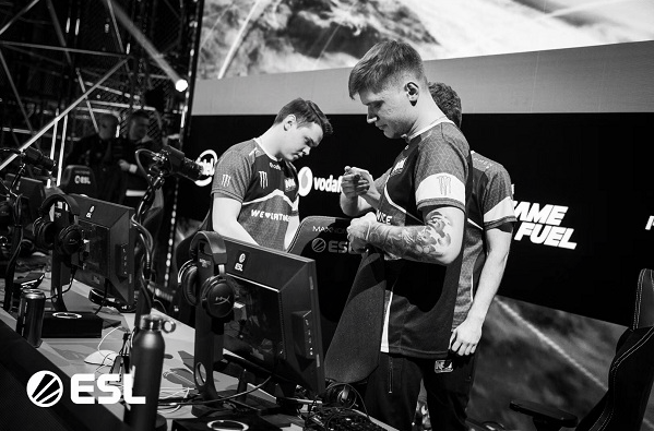 这是管理层 这是管理层