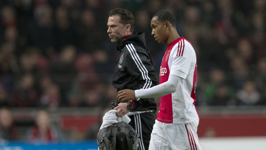 走上球场的 走上球场的